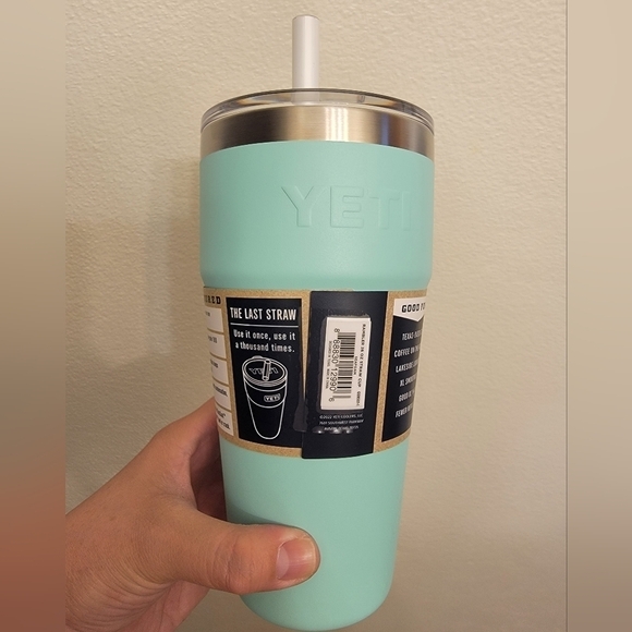NWT Yeti 26 oz Rambler with Straw in Seafoam - Picture 5 of 6